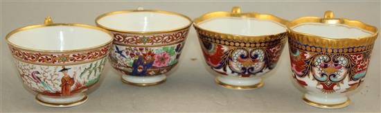 A Flight Barr & Barr Imari palette porcelain trio, c.1820, and two cups and a saucer, 15cm